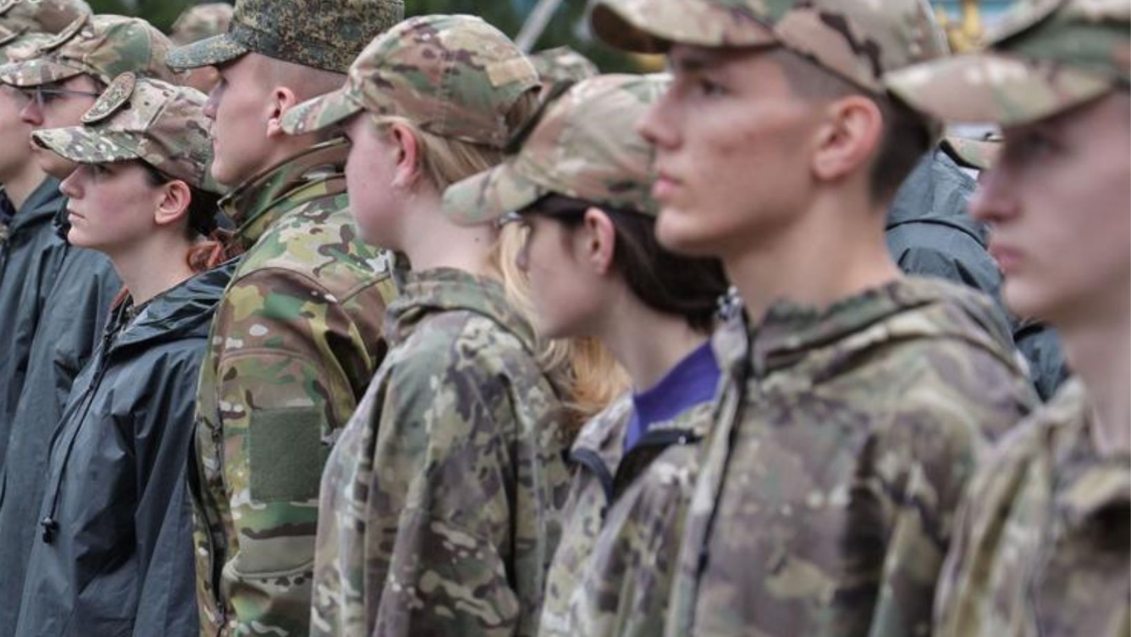 Подростки на военной подготовке в Школе тактической подготовки «ШТОРМ Крым»